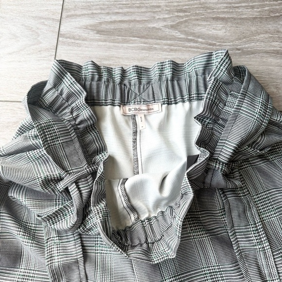 BCBGeneration Woven Tie Waist Pants - Picture 4 of 13